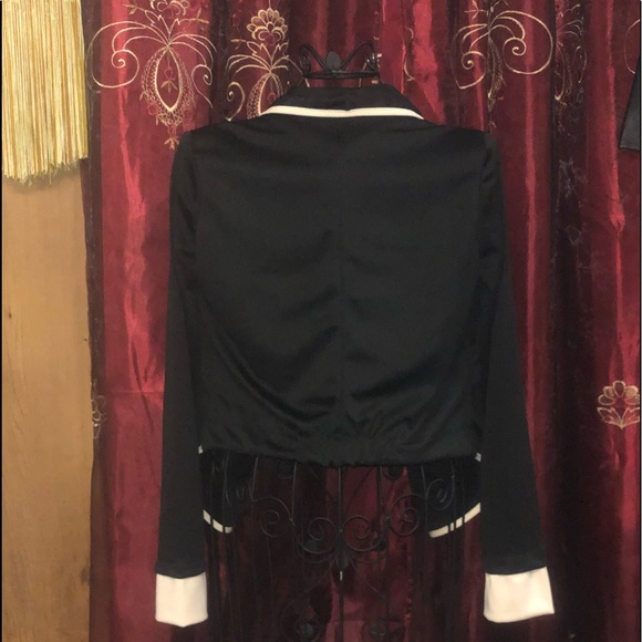 Black and Cream Colored light Jacket - Picture 2 of 4
